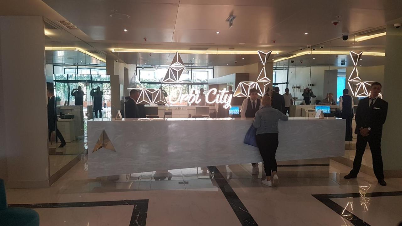 Hotel Orbi City バトゥーミ エクステリア 写真